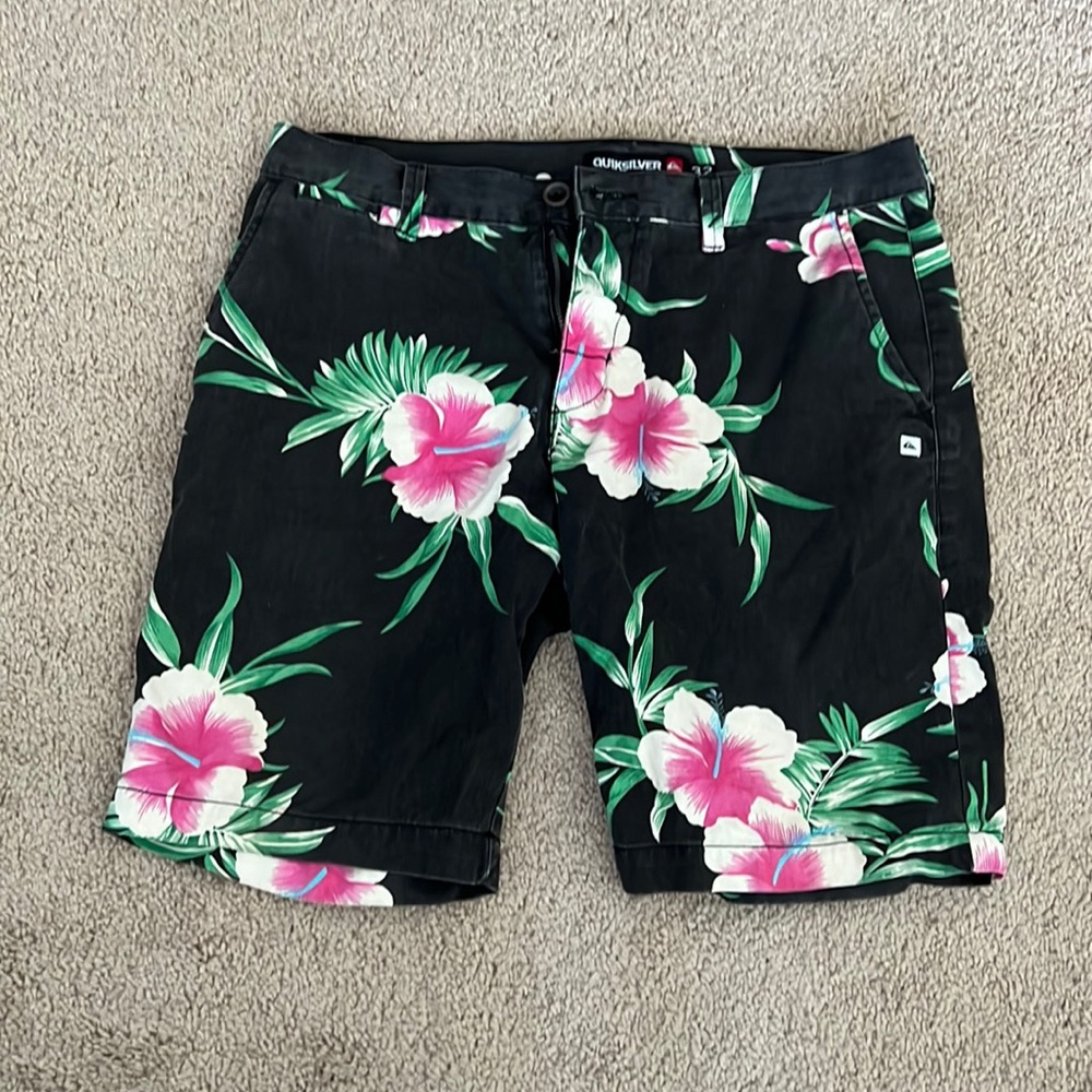 Quiksilver mens walk shorts 32 alpha floral Hawaiian